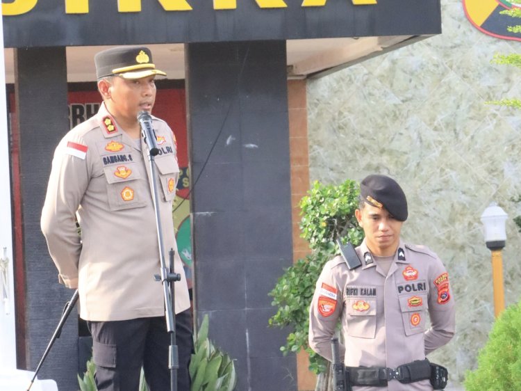 Tegaskan Komitmen Profesionalisme Polri di Awal Tahun 2026 Kapolres Sikka Pimpin Apel Pagi dan Jam Pimpinan,