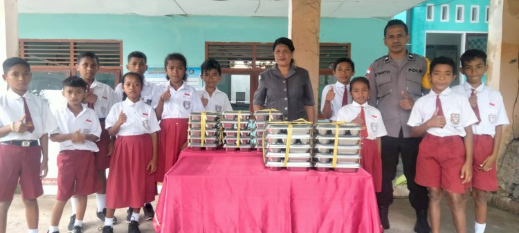 Ribuan Pelajar di Koting dan Nelle Terima Makan Bergizi Gratis, Polres Sikka Polda NTT Pastikan Distribusi Berjalan Aman dan Tepat Sasaran