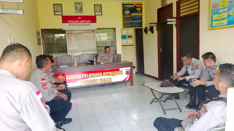 “Disiplin, Waspada, dan Humanis: Pesan Tegas Kapolsek Nelle dalam ANEV Mingguan”