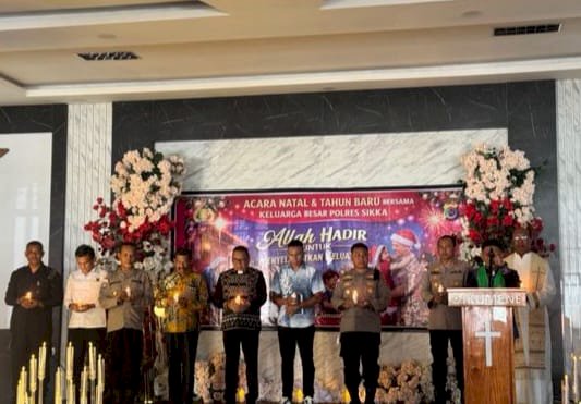 “Maknai Natal dan Tahun Baru dalam Kebersamaan, Polres Sikka Polda NTT Teguhkan Nilai Keluarga dan Pengabdian”