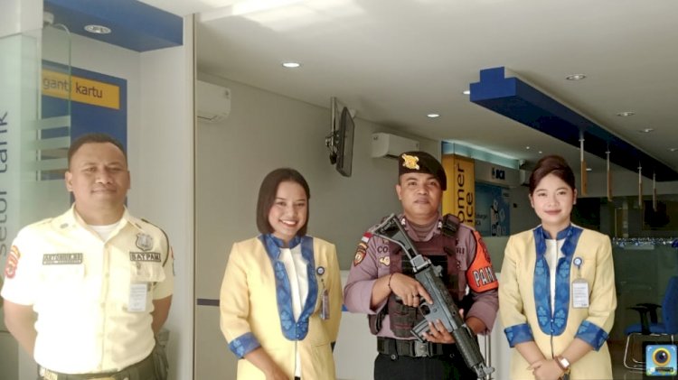 Dari Patroli hingga Pengawalan Kas, Samapta Polres Sikka  Polda NTT Jaga Ketat Keamanan BCA KCP Maumere