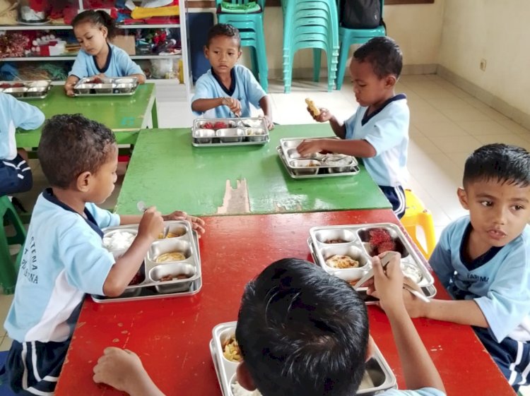 Puluhan Ribu Porsi MBG Disalurkan di Kabupaten Sikka, Program Unggulan Presiden Berjalan Aman dan Lancar