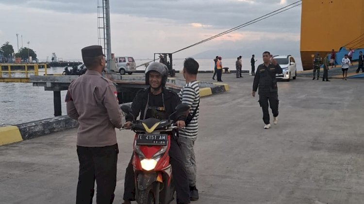 KM Dharma Rucitra VII Sandar di Maumere, Polres Sikka Polda NTT Pastikan Pelabuhan Tetap Kondusif
