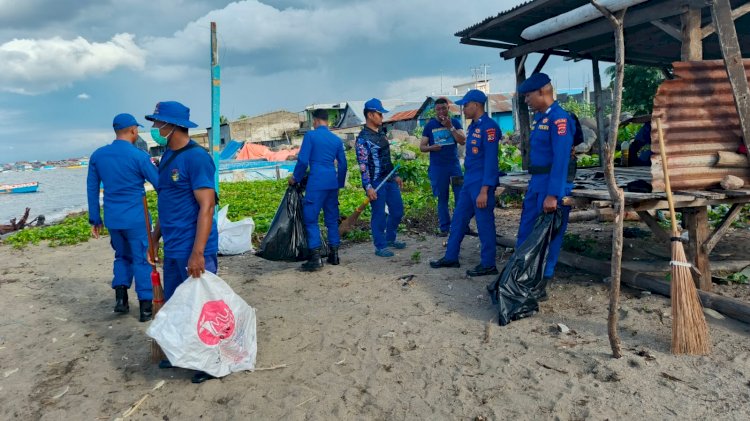 Instruksi Ditindaklanjuti, Satpolairud Polres Sikka Polda NTT Perkuat Kepedulian Lingkungan Pesisir