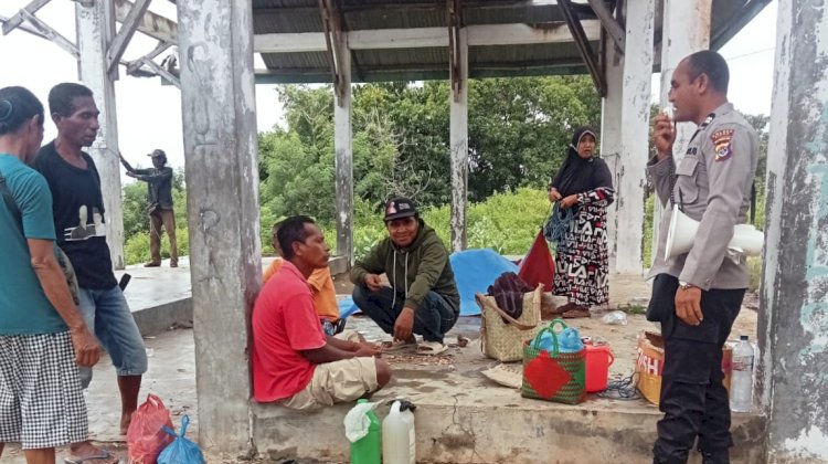 Pasar Bukan Arena Judi, Polsek Bola Polres Sikka Ajak Warga Lawan Judi dan Kriminalitas