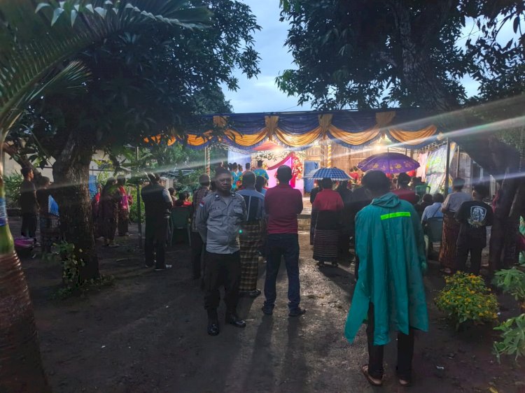 Pengamanan Presisi Polsek Lela Polres Sikka Warnai Prosesi Sakral Kirab Salib NYD