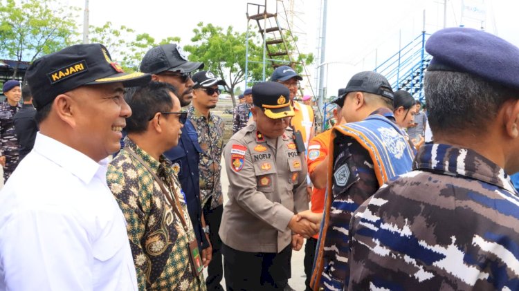“Sinergi TNI–Polri di Dermaga Lorensius Say, Wakapolres Sikka Hadiri Penyambutan Danguspurla Koarmada II”