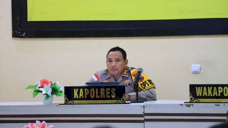 Konsolidasi Internal Polres Sikka: Kapolres Pimpin Anev untuk Perkuat Kinerja dan Pengamanan Wilayah