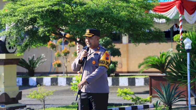 Pimpin Apel Pagi, Wakapolres Sikka Ingatkan Personel Jaga Disiplin dan Hindari Pelanggaran
