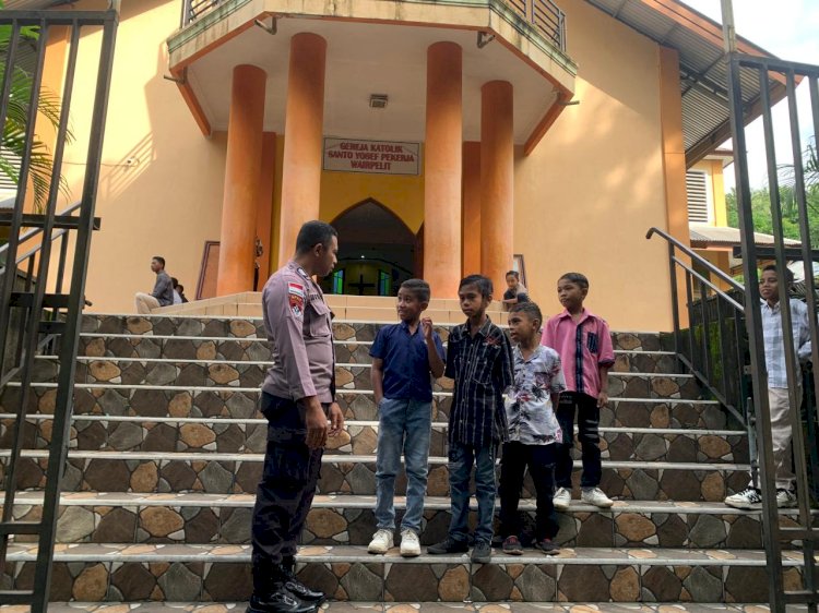 Polsek Nita Gelar Patroli Minggu Kasih, Jamin Keamanan Umat Beribadah