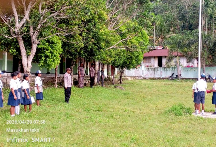 Polisi Jadi Pembina Upacara, Tanamkan Disiplin dan Anti-Bullying di SMPN 2 Paga