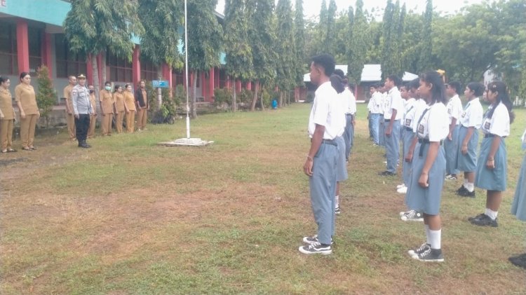 Waka Polsek Alok Jadi Pembina Apel di SMKS Budi Luhur, Tegaskan Bahaya Kenakalan Remaja