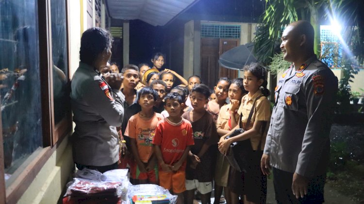 Polri Peduli Pendidikan: Bantuan Sosial Kapolda NTT Jangkau Sekolah dan Siswa Kurang Mampu di Sikka
