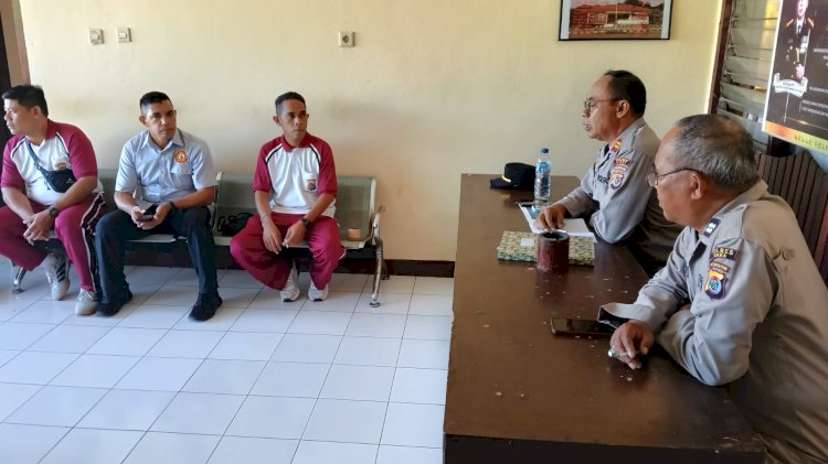 “Anev Polsek Nelle Polres Sikka: Dari Disiplin Apel hingga Waspada Zona Merah Pilkades”