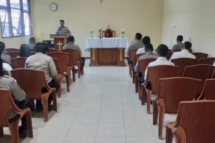 “Binrohtal Polres Sikka, Menajamkan Iman dan Integritas Personel di Tengah Tantangan Tugas Kepolisian”