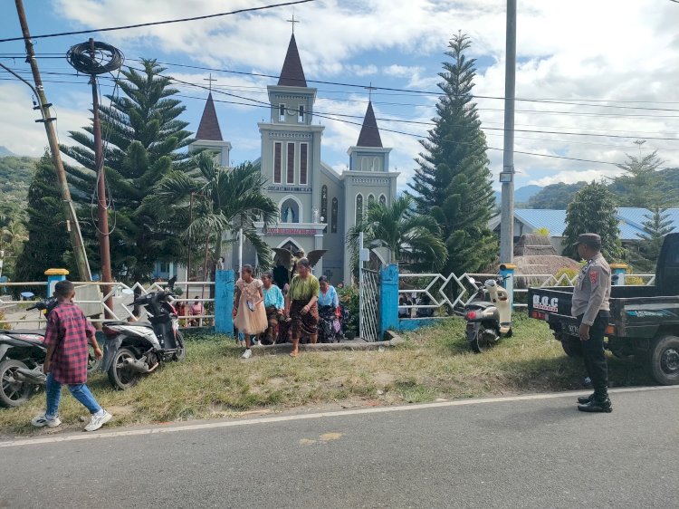 Polres Sikka dan Jajaran Kawal Ribuan Umat Katolik, Pengamanan Komuni Suci Pertama Berlangsung Aman dan Kondusif di Sejumlah Wilayah