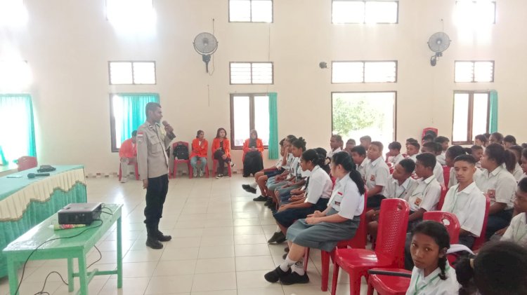 Hadir Mendidik Generasi Muda, Polsek Alok Polres Sikka Gelar Sosialisasi Anti-Bullying di SLB Bakti Luhur