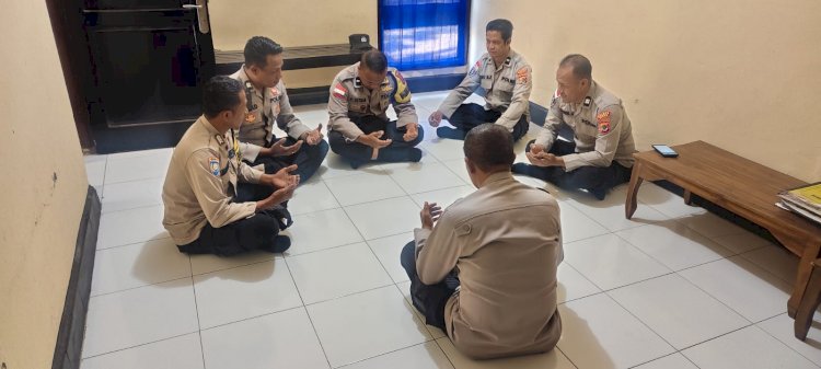 Perkuat Integritas dan Moral Personel, Polres Sikka Bersama Seluruh Polsek Jajaran Gelar Pembinaan Rohani Secara Serentak