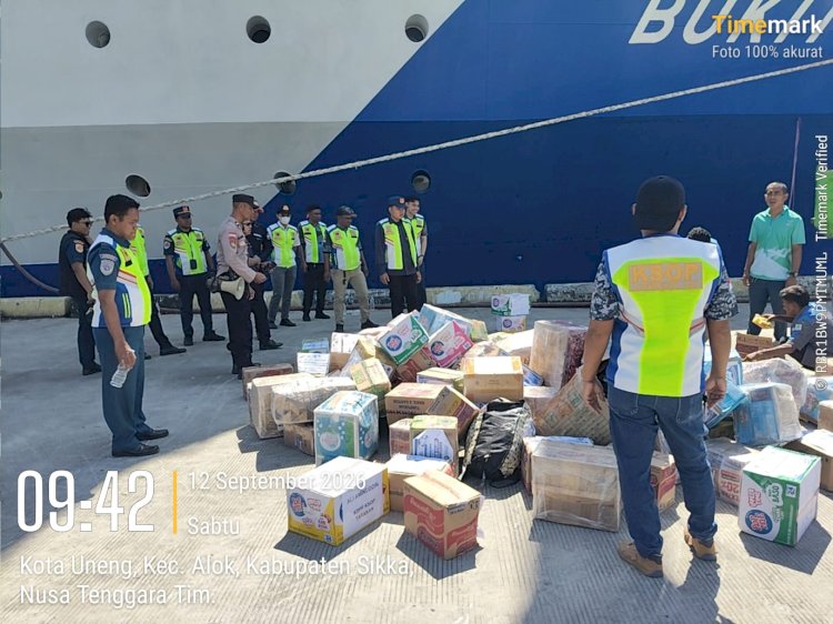 Polres Sikka Kawal Arus Bantuan Kemanusiaan, dari Pelabuhan hingga Distribusi ke Warga Terdampak Gempa
