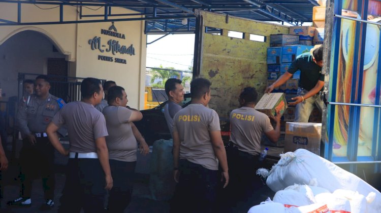 “Bantuan Gempa Flores Tiba di Polres Sikka, Kepedulian Polres Kupang Menyentuh Warga Palue.”