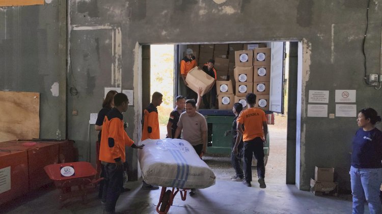 Dukung Penanganan Pascagempa di Sikka, Meratus Foundation Salurkan Bantuan Logistik ke Gudang COSIK