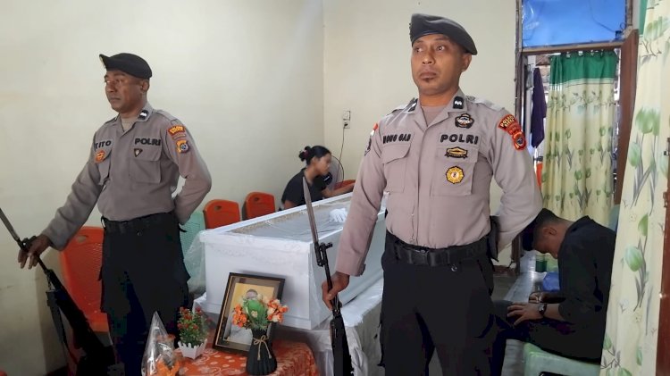 Pengabdian di Penghujung Tugas, Polsek Lela Kawal Penghormatan Terakhir Aiptu I Nengah Mertayasa