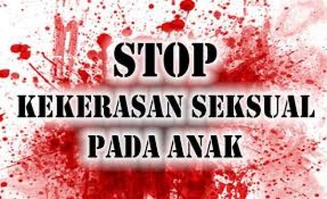 BUNGA DIPERKOSA AYAH TIRI HINGGA HAMIL