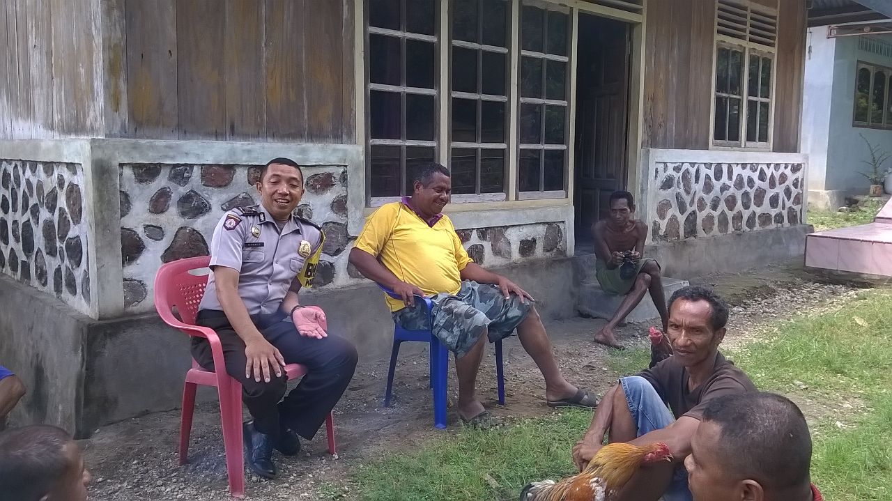 BHABINKAMTIBMAS DESA NELLE WUTUNG AJAK WARGA WASPADAI MASUKNYA ORGANISASI RADIKAL