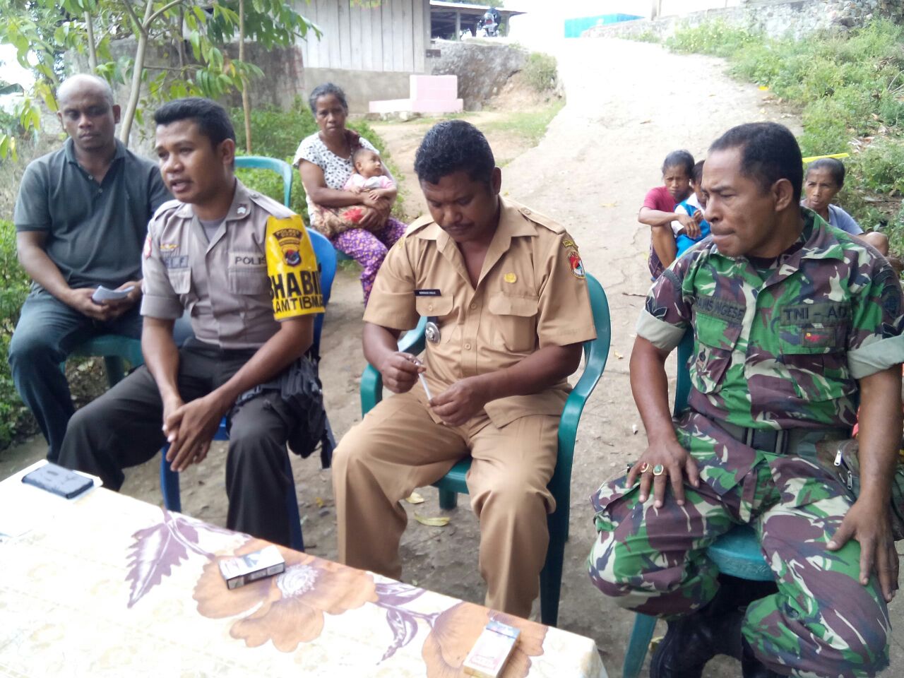 BHABINKAMTIBMAS DESA DOBO NUAPU'U GELAR SOSIALISASI KAMTIBMAS DI DUSUN WOLOAU DAN DUSUN WOLOBOA