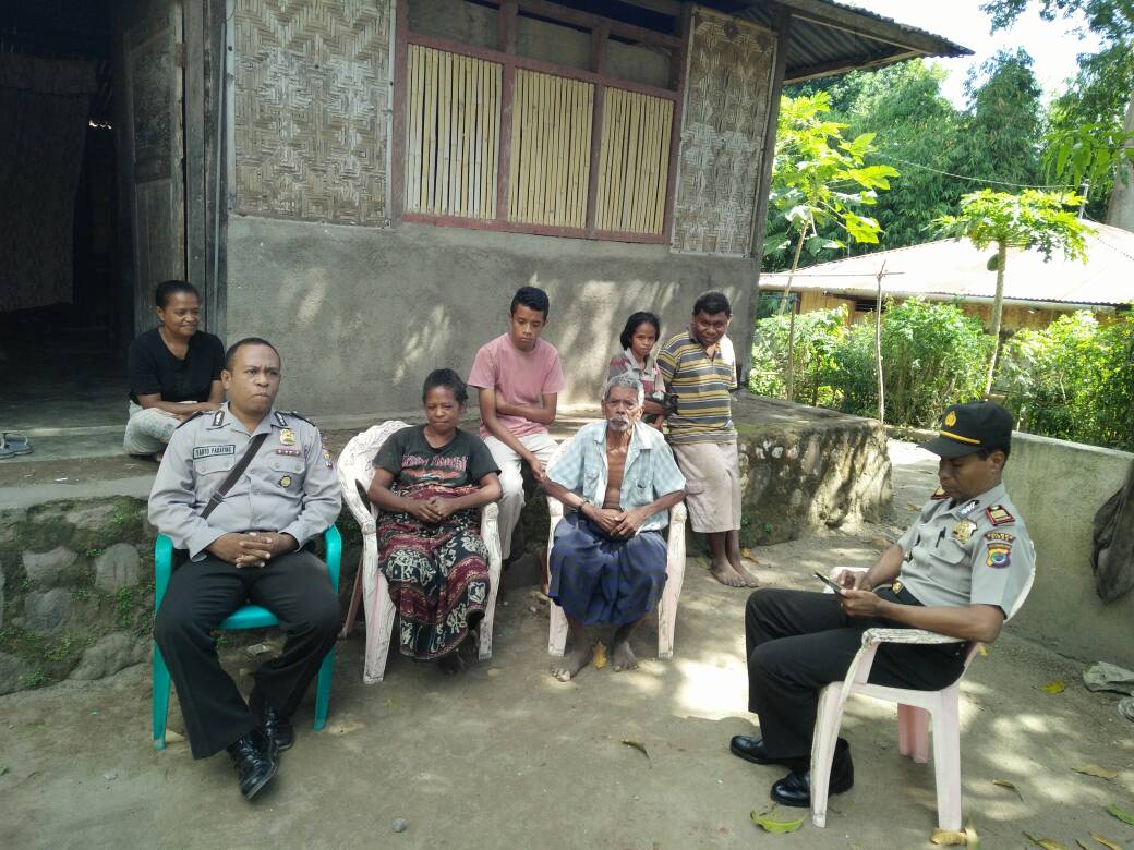 Program Kompolmas, Personil Polsek Nelle Bergerilya ke Rumah Warga Desa Nelle Wutung