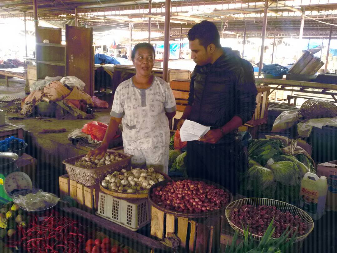 Satgas Pangan Polres Sikka Pantau Harga Bahan Pangan di Pasar