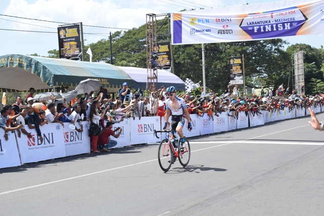 Pembalap Morey Drey Keluar Sebagai Juara 1 Etape I Tour de Flores 2017