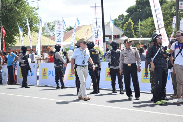 Kapolres Sikka AKBP I Made Kusuma Jaya, SH., SIK Pantau Langsung Pengamanan Tour de Flores Etape I