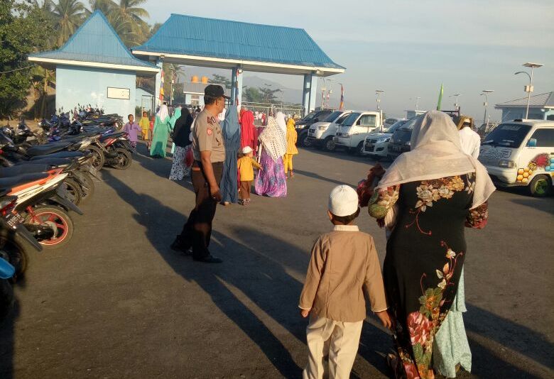 Polres Sikka dan Jajaran Amankan Ibadah Sholat Idul Adha 1438 H di Sikka