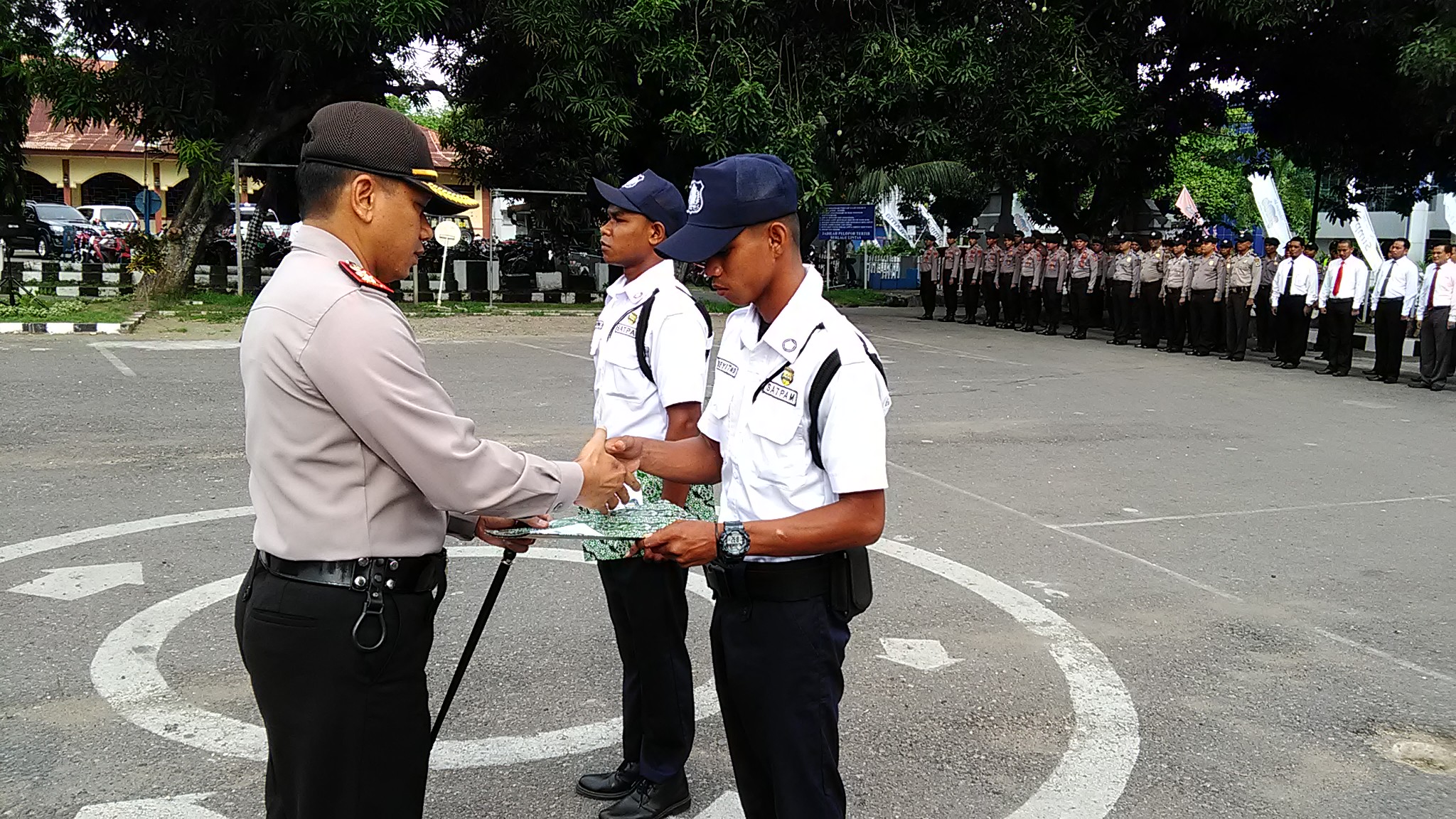 Kapolres Sikka Jadi Irup dalam Upacara HUT Satpam ke 37 di Polres Sikka