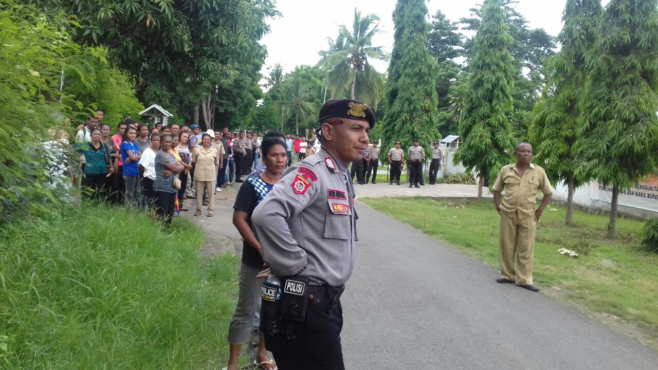 Pilkada Sikka 2018 : Pendaftaran Paket Balon Bupati-Wakil Bupati di Hari Pertama Berjalan Aman