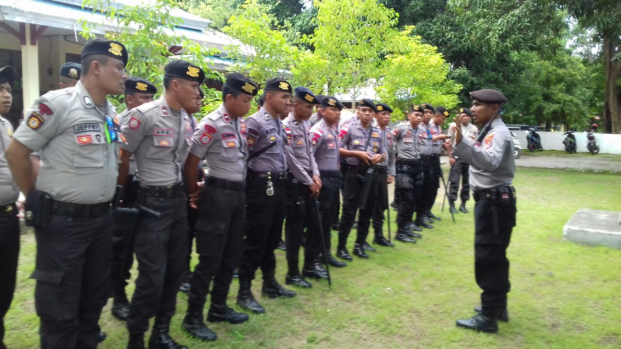 Pilkada Sikka 2018 : Polres Sikka Kerahkan 125 Personil Amankan Hari Pertama Pendaftaran Paket Balon Bupati-Wakil Bupati