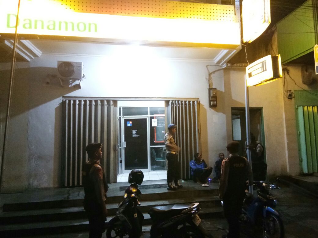 Unit Dalmas Polres Sikka Gelar Blue Patrol Guna Tekan Aksi Kriminal di Malam Hari