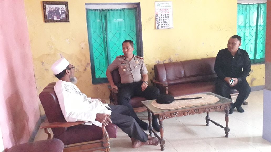 Kapolres Sikka Silaturahmi ke Ketua MUI Sikka Mohon Dukungan dalam Jaga Kamtibmas di Kabupaten Sikka