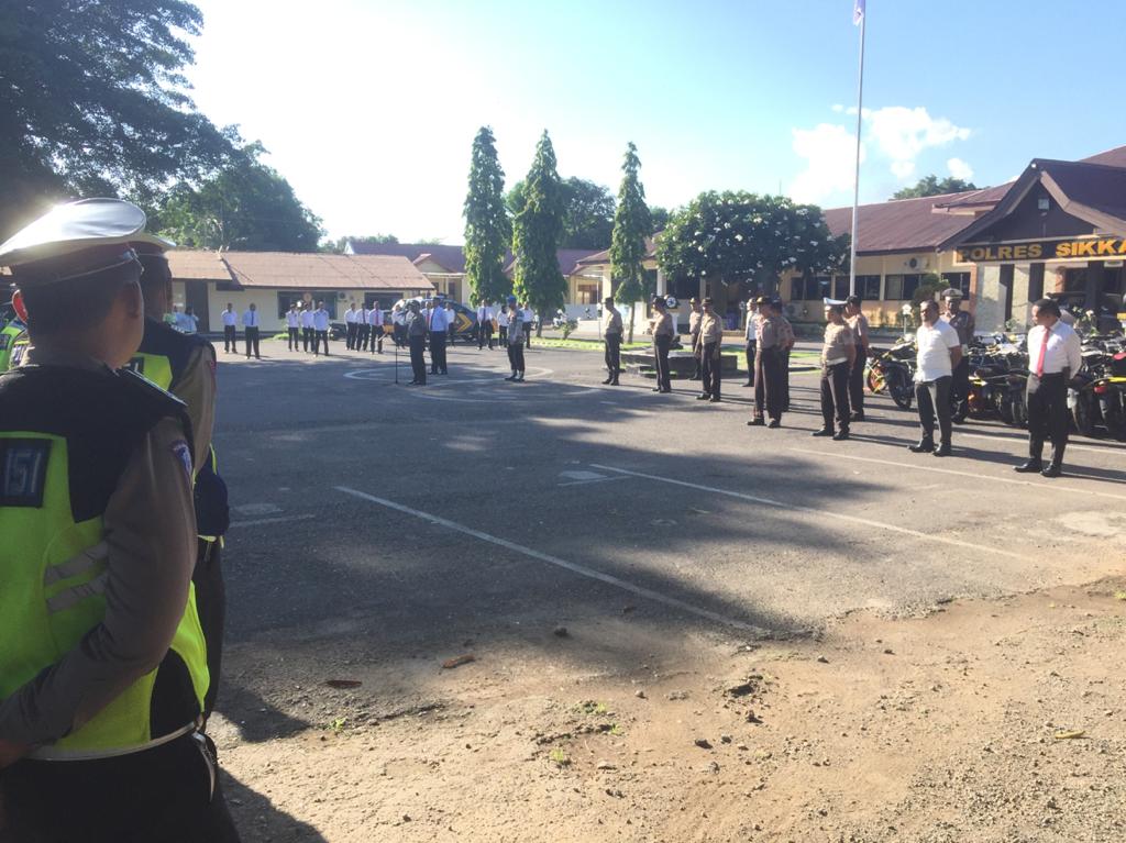 Pimpin Apel Pagi Kapolres Sikka Bacakan Maklumat Kapolri