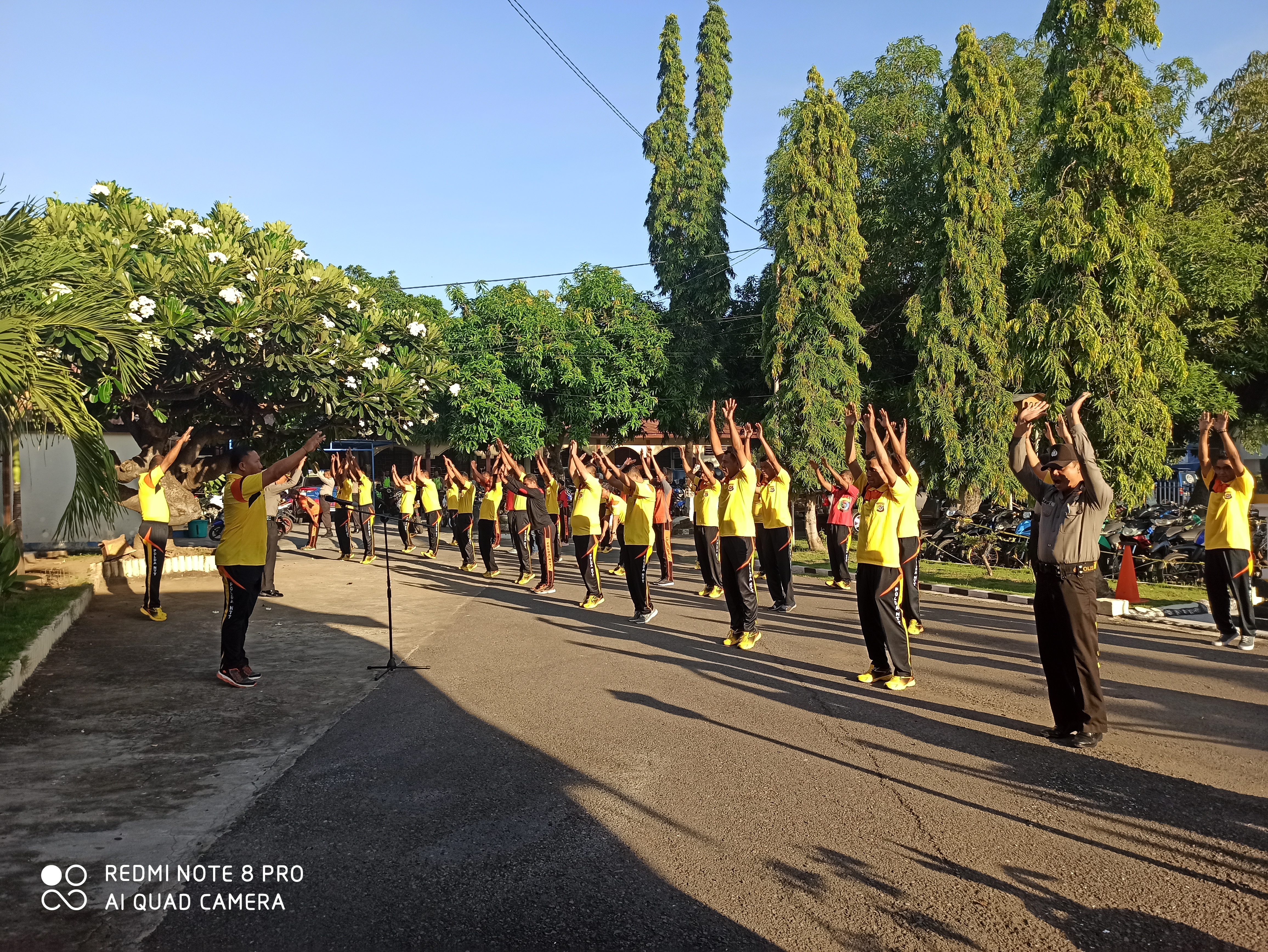 Jumat Sehat, Kabag Sumda Polres Sikka Pimpin Personil Laksanakan Senam AW S3