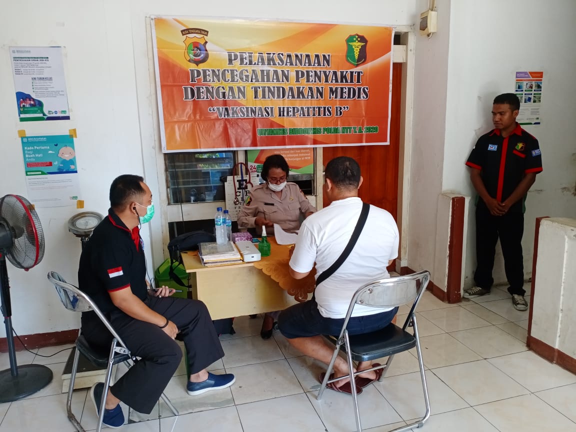 Puluhan Personil Polres Sikka Dapat Vaksinasi Hepatitis B