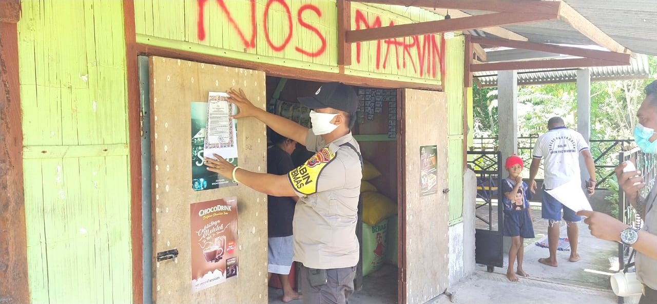 Bhabinkamtibmas Pasang Maklumat Kapolri di Sejumlah Tempat